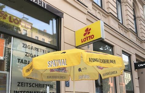 Pressefachhändler Mit Lotto Und Hermes – Berlin, Schivelbeiner 